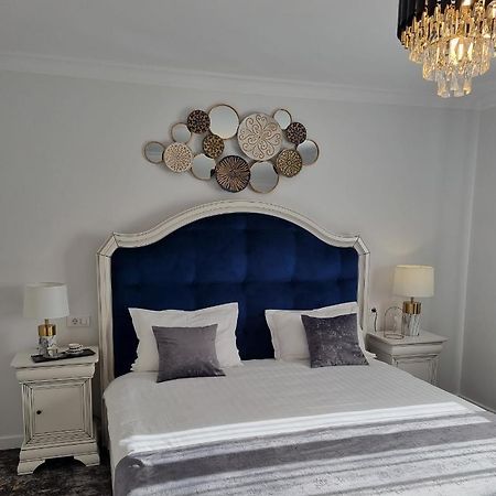 Tesa Boutique Hotel Targu Neamt ภายนอก รูปภาพ