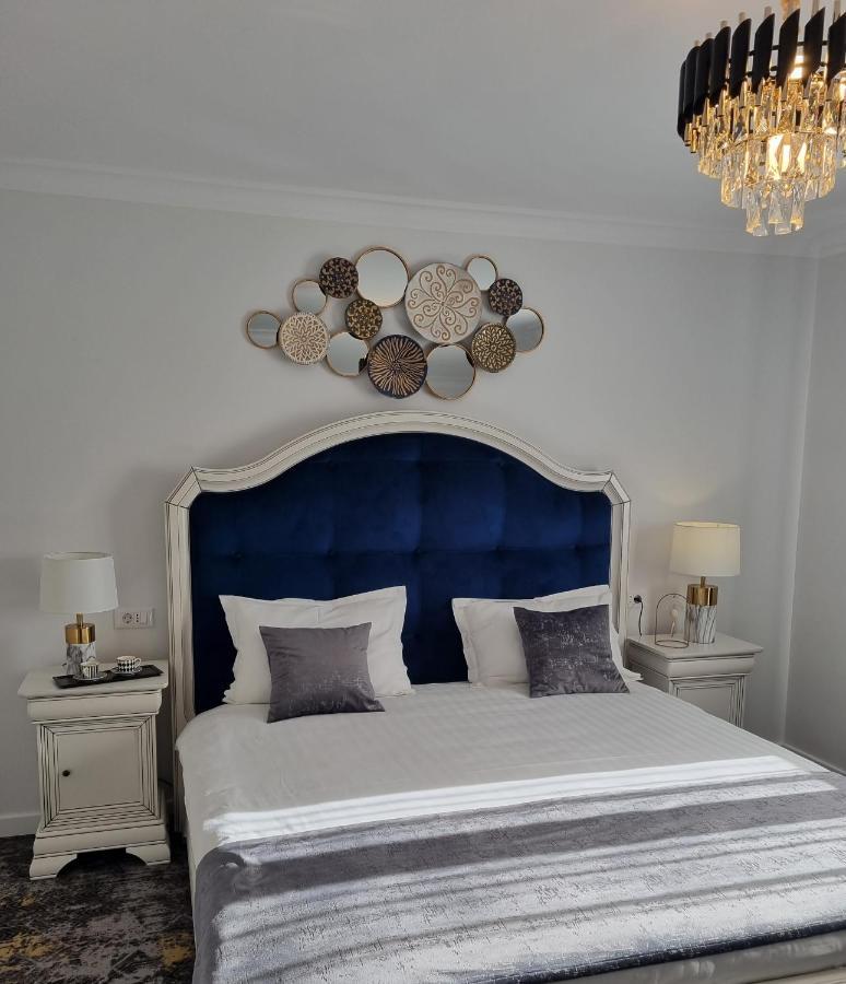 Tesa Boutique Hotel Targu Neamt ภายนอก รูปภาพ