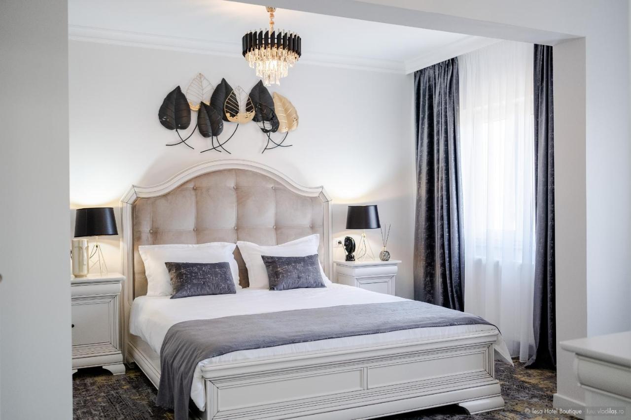 Tesa Boutique Hotel Targu Neamt ภายนอก รูปภาพ