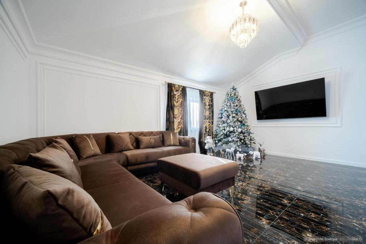 Tesa Boutique Hotel Targu Neamt ภายนอก รูปภาพ